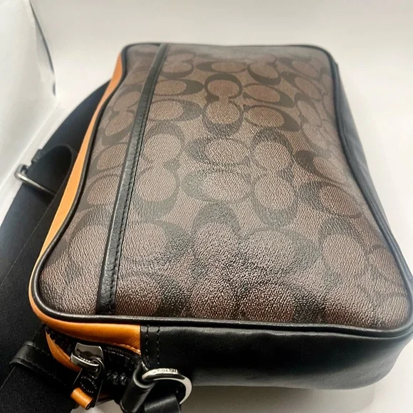 COACH **Unique** Men's Color Block Leather Travel Bag * Multi-Compartment. XLNT - Picture 6 of 12